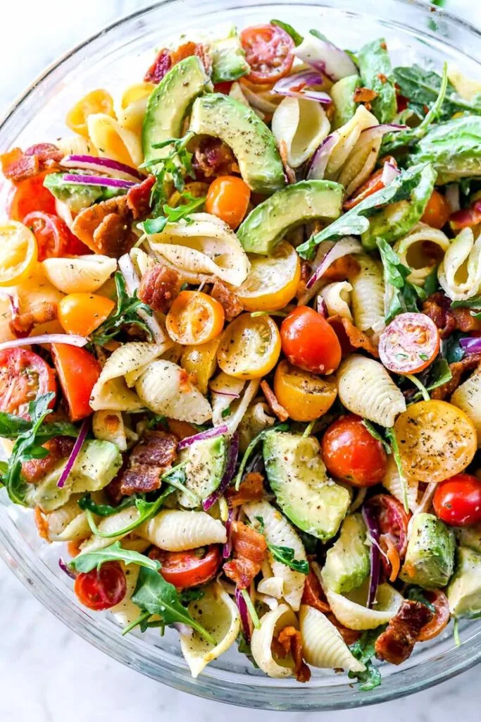 Pasta salad with avocado